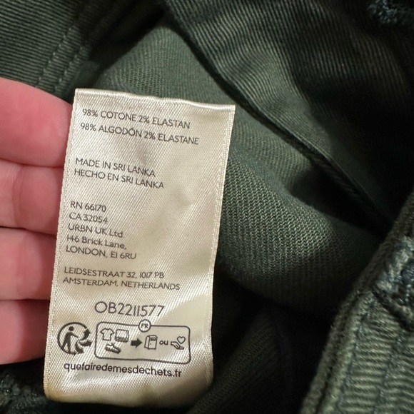 NWOT By Anthropologie Dark Green Utility Buckle Cargo Shorts - Picture 8 of 10